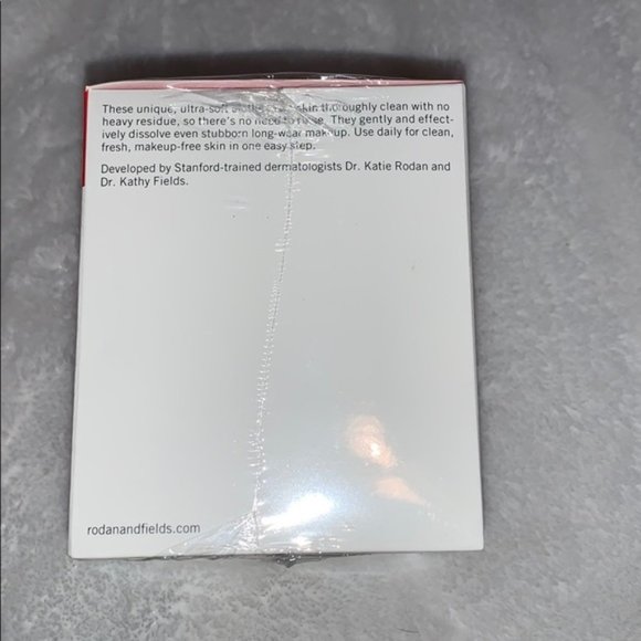 Rodan and Fields Instant Makeup Remover Wipes - Picture 2 of 3